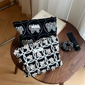 Sacs élégants en toile noire avec broderie papillon et étiquette simple wish