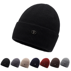 Unisex Ribbed Knit Beanie Hat Warm Winter Acrylic Solid Color With Metal Badge Logo Windproof Outdoor Accessory