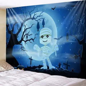 Detail van Halloween wandtapijt met mummie, maan en vleermuizen in een slaapkamerinterieur