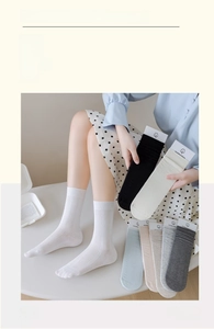 Detailansicht der leichten Mesh-Socken mit vertikaler Rippstruktur aus Baumwollmischung