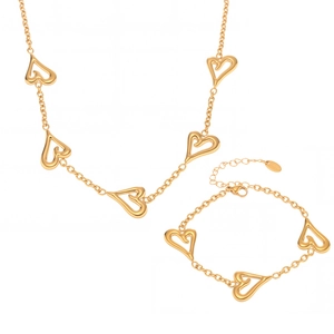 Set collana e bracciale a cuore in acciaio inossidabile lucido in tonalità oro