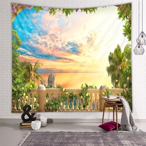 Detailansicht Wandteppich mit tropischem Sonnenuntergang und Palmen an weißer Wand