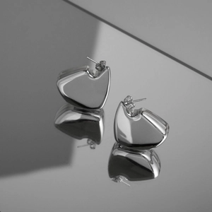 Chic 18K gold-plated irregular heart-shaped stud earrings in polished silver finish