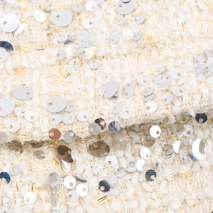 Tissu en tweed crème élégant avec paillettes argentées et fils métalliques dorés