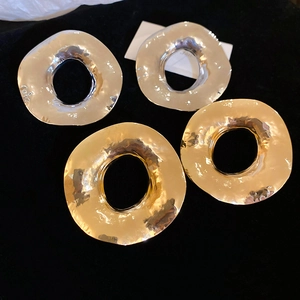 Boucles D'oreilles Créoles Rondes Alliage Martelé Avec Tige En Argent Style Géométrique Exagéré Métal Liquide Femmes