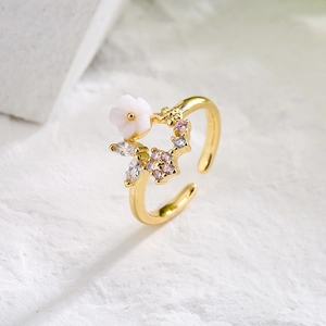 Exquisite 18K gold-plated floral open ring with white flower and pink zircon accents