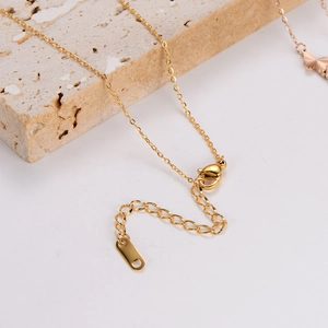 Collier papillon en acier inoxydable doré avec fermoir mousqueton et chaînette réglable