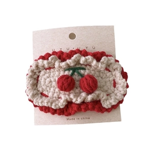 Barrette à cheveux au crochet faite main avec cerise mignonne et bordure tricotée
