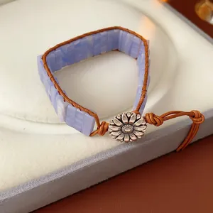 Bracciale boho in pelle con pietre viola quadrate e chiusura a girasole vintage