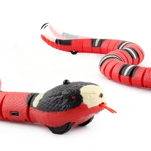 Interactive electric sensing snake cat toy with realistic red and black stripes and USB charging