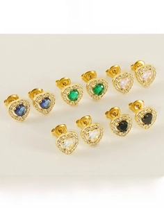 Lot de cinq boucles d'oreilles cœur en acier titane avec zircons colorés et placage or