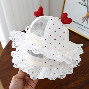 Chapeau de soleil en dentelle pour bébé avec motifs cœurs pour les 6-20 mois