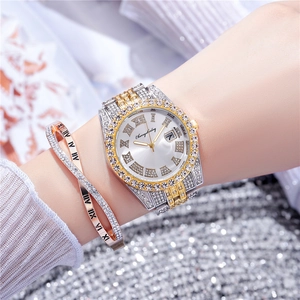 Luxuriöse Damen-Uhr in Gold-Silber mit Strass-Lünette und passendem Armreif im Set