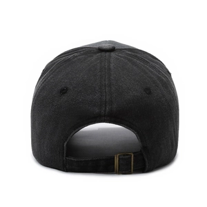 Vue arrière casquette baseball denim noir délavé avec boucle réglable en métal bronze
