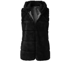 Détails d'un gilet long en fausse fourrure noire avec panneaux et capuche fixe