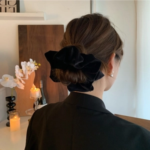 Black Velvet Scrunchie Large Hair Tie With Artificial Pearls For Women Elegant French Style Ruched Elastic Hair Band