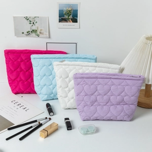 Heart Quilted Cosmetic Bag Large Capacity Polyester Makeup Pouch Sweet Zipper Travel Organizer Liner For Women