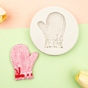 Cartoon bear Christmas glove silicone mold for creative fondant cake and chocolate decoration