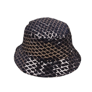 Cappello da pescatore chic da donna con paillettes a rombi per una protezione solare alla moda