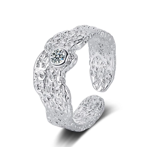 Vintage Irregular Texture Copper Open Ring For Women Minimalist Lava Design White Gold Plated Zirconia Inlaid Adjustable Finger Ring Jewelry