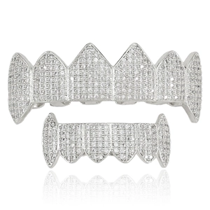Set de dents de vampire hip hop argentées serties de zircons brillants et pavés