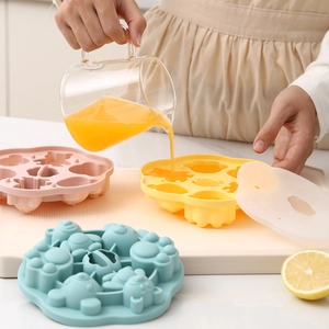 Silicone Food Mold With Lid Heat Resistant For Steaming Baking Cartoon Bear Paw Shape DIY Baby Supplementary Food Tool