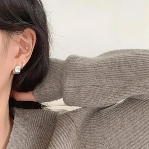Minimalist 925 sterling silver oval hoop earrings for women in trendy Korean style