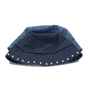 Chapeau bob en denim pour femme avec motif losanges et perles en bleu clair et foncé