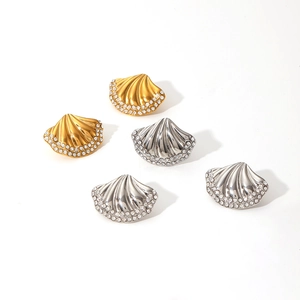 Minimalist shell earrings with cubic zirconia in gold and silver stainless steel