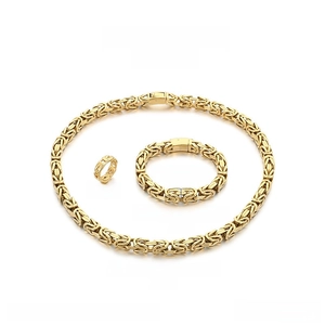 Set catena bizantina dorata con collana, bracciale e anello in acciaio inossidabile lucido
