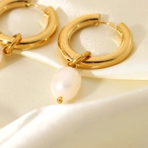 18K gold plated stainless steel hoop earrings with elegant white pearl pendants