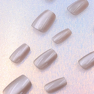 Short coffin galaxy cat-eye press-on nails in elegant grey-purple glitter finish