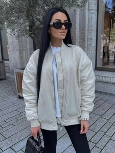 Damen Oversize Bomberjacke in Elfenbein mit Rippbündchen und Reißverschluss