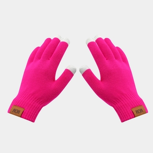 Detailed knit gloves in rose pink with touchscreen fingertips and MOM leather patch
