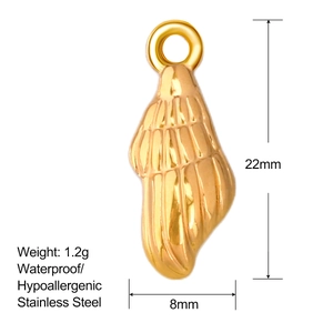 Macro detail of gold stainless steel shell charm showing 22mm size and 1.2g weight