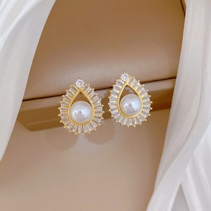 Luxurious drop pearl earrings with zircon halo on gold-plated stainless steel setting