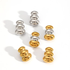 Boucles d'oreilles boules triples en acier titane plaqué or 18k en divers coloris