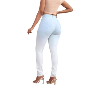 Jean moulant taille haute dégradé bleu avec détails déchirés et effet push-up