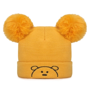 Bonnet en tricot jaune pour bébé avec deux pompons et joli visage d'ours brodé