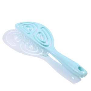 Hellblaue hohle Haarbürste mit flexiblem Spiraldesign für Kopfhautmassage und Entwirrung