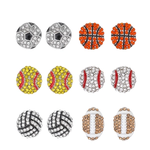 Lot de 6 paires de boucles d'oreilles de sport strassées avec football et basket