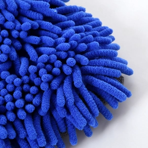 Blue chenille car wash glove with thick coral fleece texture for efficient vehicle cleaning