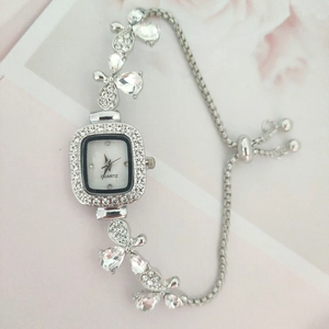 Orologio quadrato argento con strass e bracciale a foglia per moda femminile