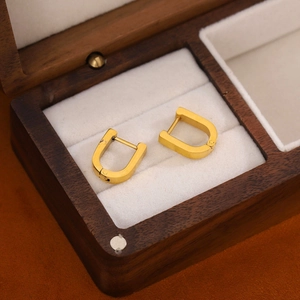 Boucles D'oreilles Créoles En Forme De U En Acier Inoxydable Plaqué Or Poli Bijoux Géométriques Pour Femmes
