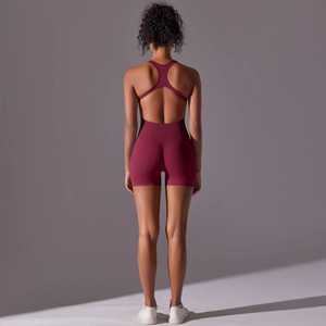 Détail du body de yoga bordeaux à dos nageur avec tissu de compression sans couture ni dos