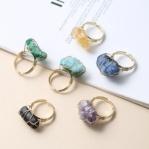 Anillos de cristal natural hechos a mano con hilo de cobre y banda dorada ajustable