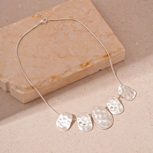 Irregular Oval Hammered Pendant Necklace Copper Alloy Geometric Snake Bone Chain Modern Minimalist Fashion Accessories For Women