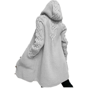 Cardigan lungo grigio con cappuccio da donna con maniche a treccia e bottoni in legno
