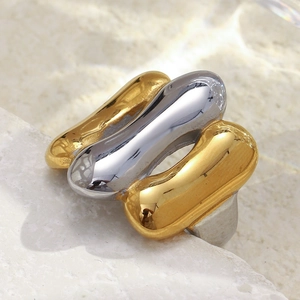 Macro di anello in acciaio inossidabile bicolore placcato oro 18K dal design creativo