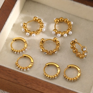 18k gold plated stainless steel hoop earrings set with pearls and zircon in a jewelry box